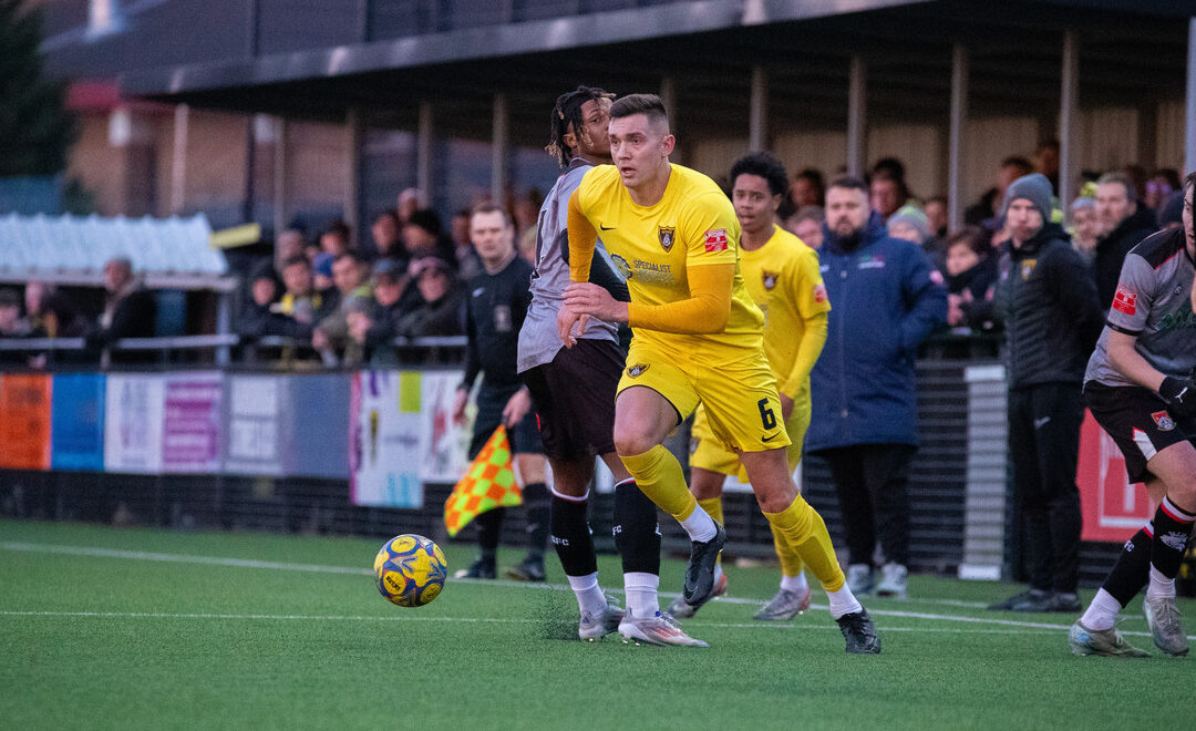 Bees fall to last minute defeat